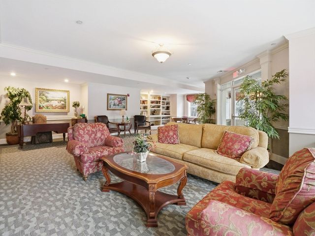 350 Greene St 410, North Andover, MA 01845