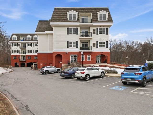 350 Greene St 410, North Andover, MA 01845