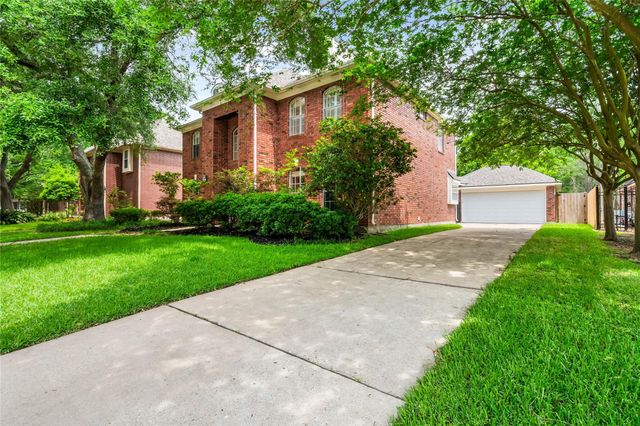 6615 Cypress Village Drive, Sugar Land, TX 77479