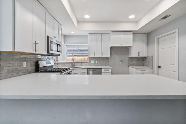 6615 Cypress Village Drive, Sugar Land, TX 77479