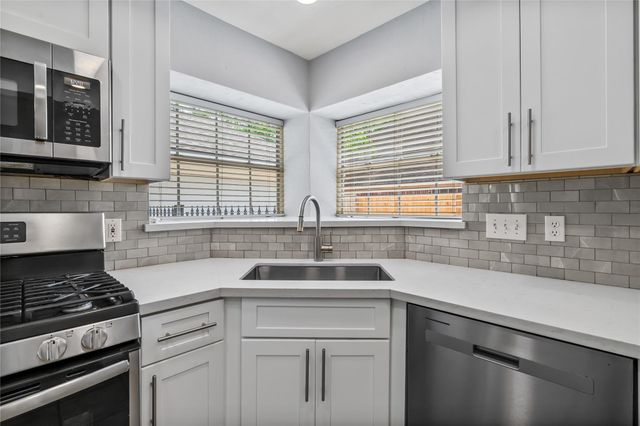 6615 Cypress Village Drive, Sugar Land, TX 77479