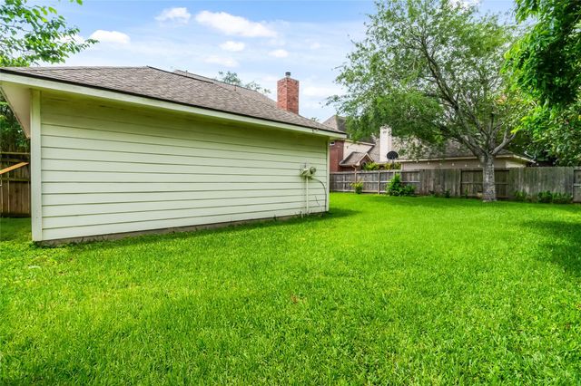 6615 Cypress Village Drive, Sugar Land, TX 77479