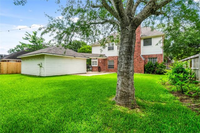 6615 Cypress Village Drive, Sugar Land, TX 77479