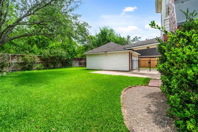 6615 Cypress Village Drive, Sugar Land, TX 77479