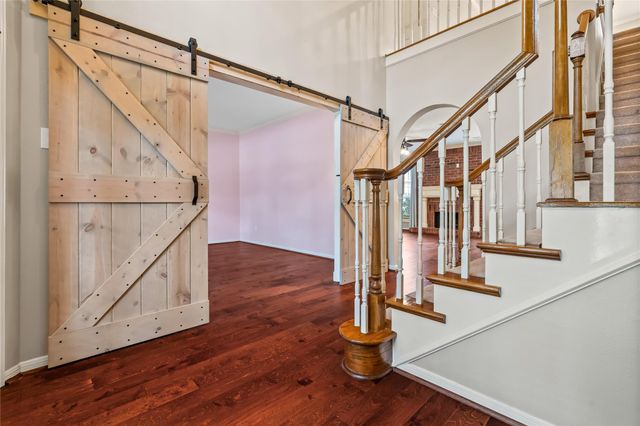 6615 Cypress Village Drive, Sugar Land, TX 77479