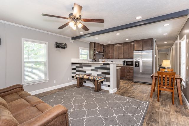 100 Shawnee Trail Road, Whitesboro, TX 76273