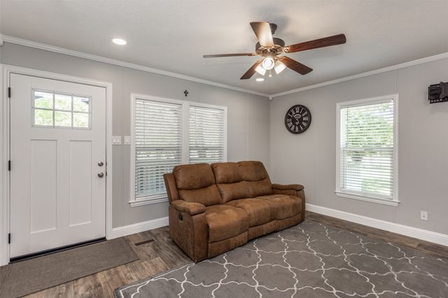 100 Shawnee Trail Road, Whitesboro, TX 76273