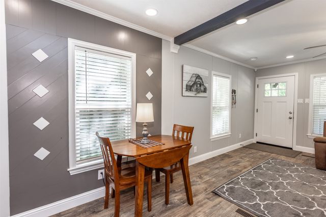 100 Shawnee Trail Road, Whitesboro, TX 76273