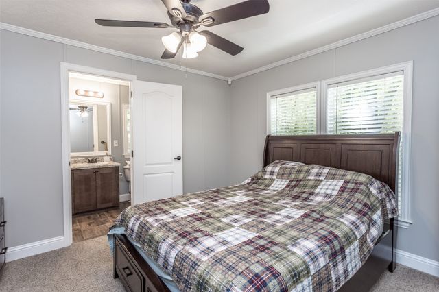 100 Shawnee Trail Road, Whitesboro, TX 76273