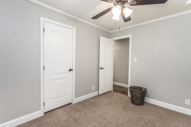 100 Shawnee Trail Road, Whitesboro, TX 76273