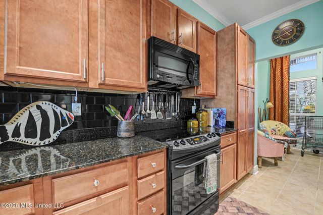 1100 W Beach Boulevard, 207, Pass Christian, MS 39571