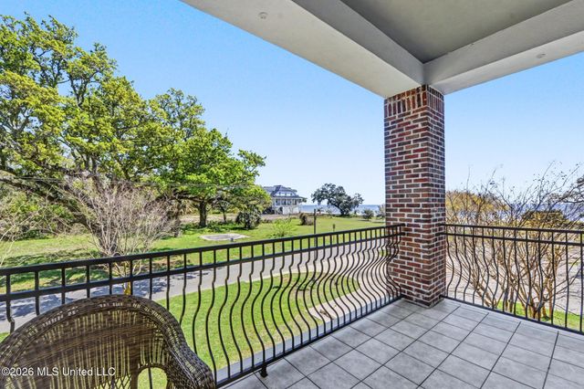 1100 W Beach Boulevard, 207, Pass Christian, MS 39571