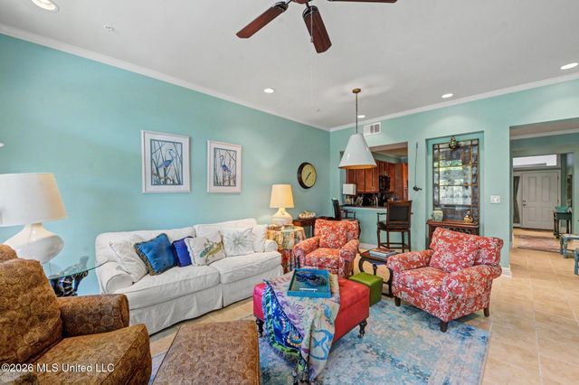 1100 W Beach Boulevard, 207, Pass Christian, MS 39571