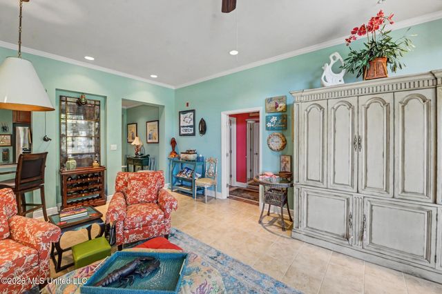 1100 W Beach Boulevard, 207, Pass Christian, MS 39571