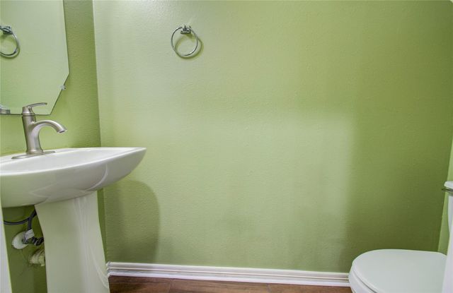 2307 Canyon Springs Drive, Pearland, TX 77584