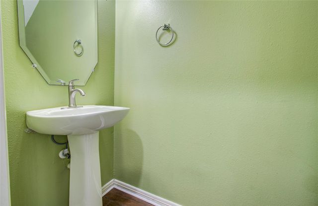 2307 Canyon Springs Drive, Pearland, TX 77584