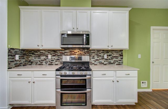 2307 Canyon Springs Drive, Pearland, TX 77584