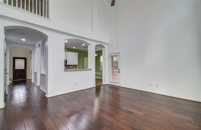 2307 Canyon Springs Drive, Pearland, TX 77584