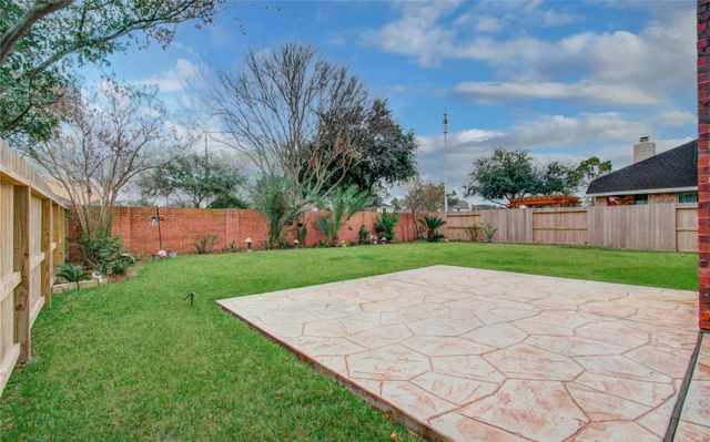 2307 Canyon Springs Drive, Pearland, TX 77584