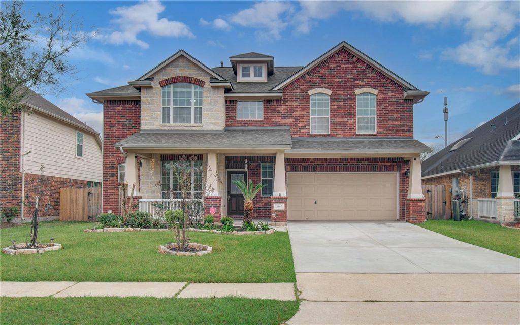 2307 Canyon Springs Drive, Pearland, TX 77584