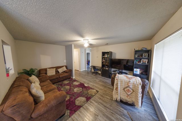 1211 Churing, San Antonio, TX 78245