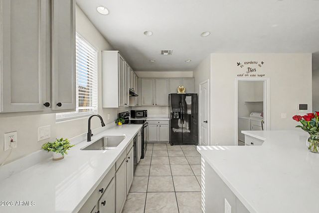 7577 W NORTHVIEW Avenue, Glendale, AZ 85303