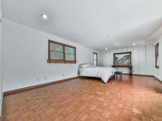 1043 Oakdale Drive SE, Smyrna, GA 30080
