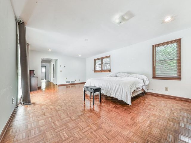 1043 Oakdale Drive SE, Smyrna, GA 30080
