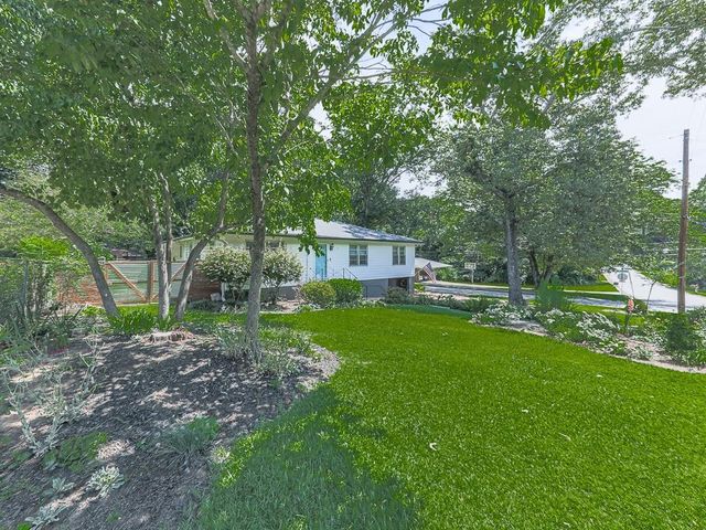1043 Oakdale Drive SE, Smyrna, GA 30080
