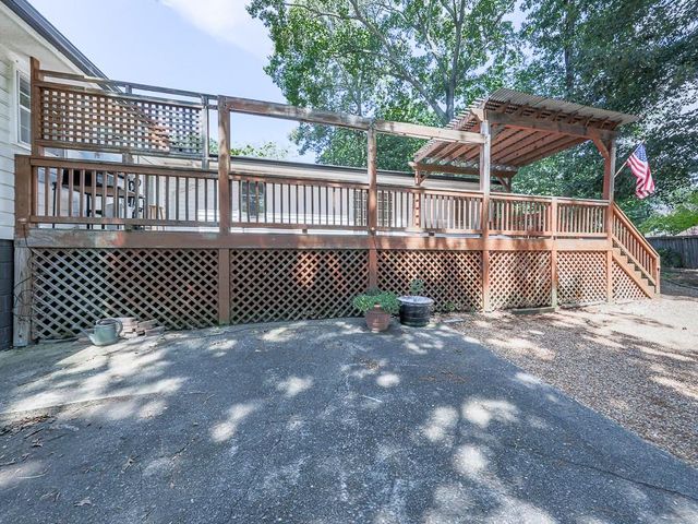 1043 Oakdale Drive SE, Smyrna, GA 30080