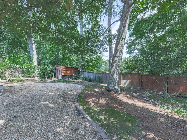 1043 Oakdale Drive SE, Smyrna, GA 30080