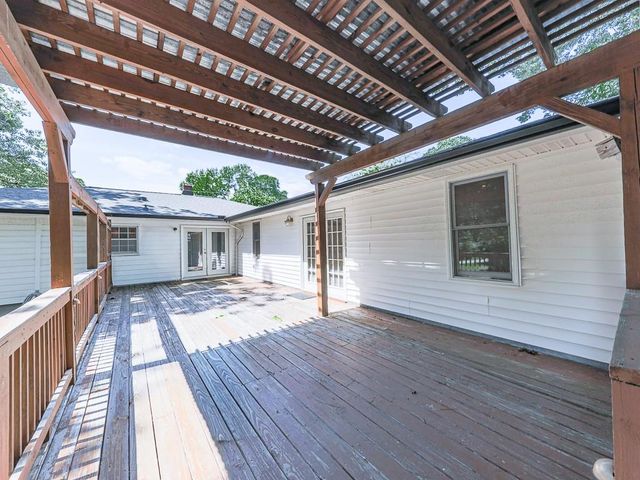 1043 Oakdale Drive SE, Smyrna, GA 30080