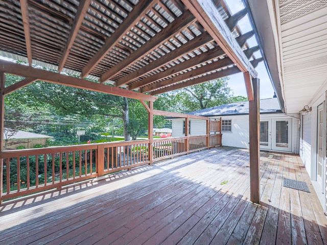 1043 Oakdale Drive SE, Smyrna, GA 30080