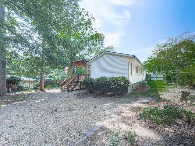 1043 Oakdale Drive SE, Smyrna, GA 30080