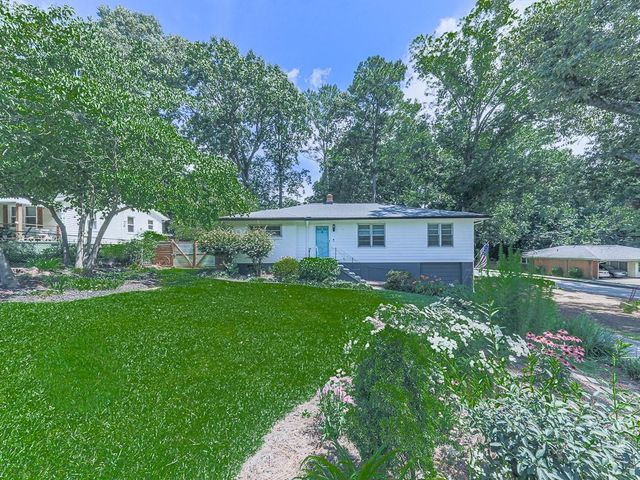 1043 Oakdale Drive SE, Smyrna, GA 30080