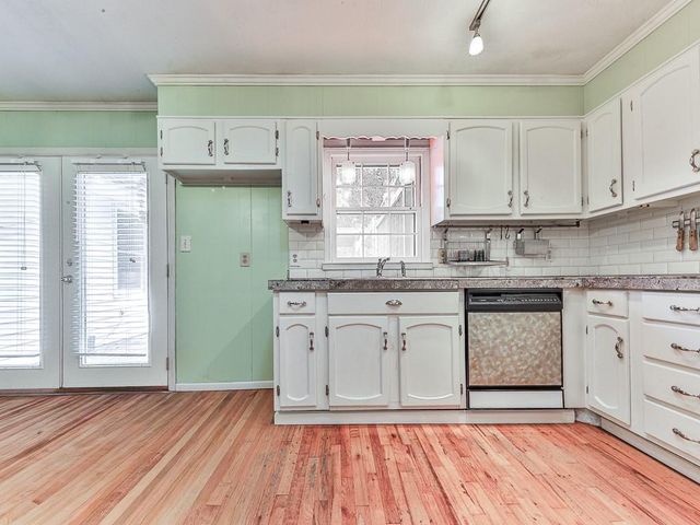 1043 Oakdale Drive SE, Smyrna, GA 30080