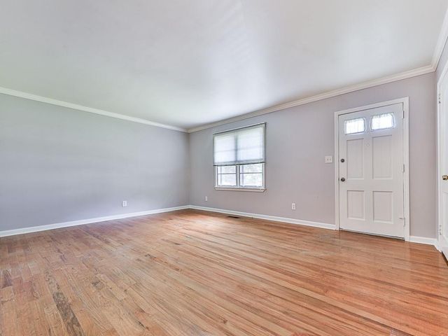 1043 Oakdale Drive SE, Smyrna, GA 30080