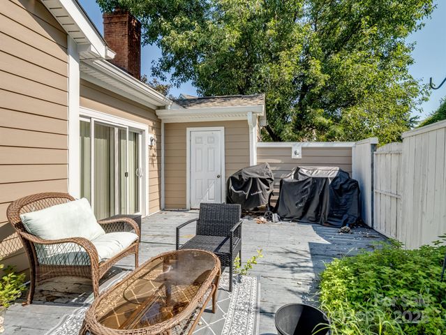 9435 Kings Falls Drive, Charlotte, NC 28210