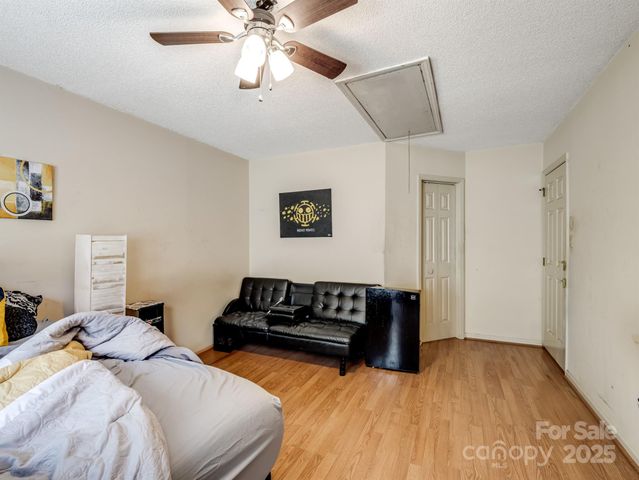 9435 Kings Falls Drive, Charlotte, NC 28210