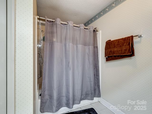 9435 Kings Falls Drive, Charlotte, NC 28210