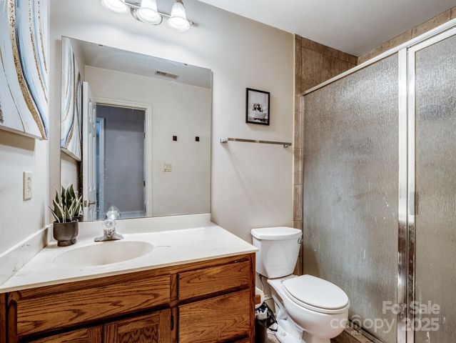 9435 Kings Falls Drive, Charlotte, NC 28210