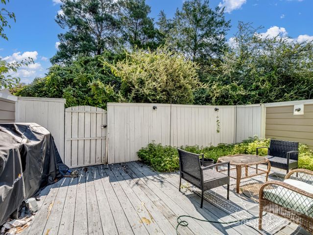 9435 Kings Falls Drive, Charlotte, NC 28210