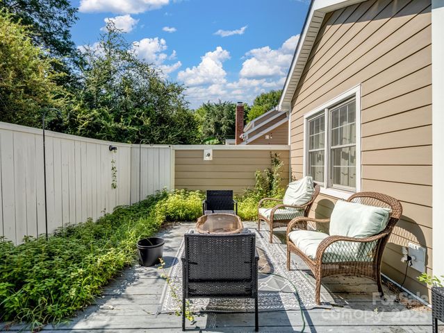 9435 Kings Falls Drive, Charlotte, NC 28210