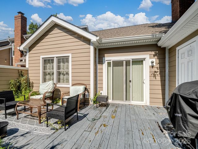 9435 Kings Falls Drive, Charlotte, NC 28210