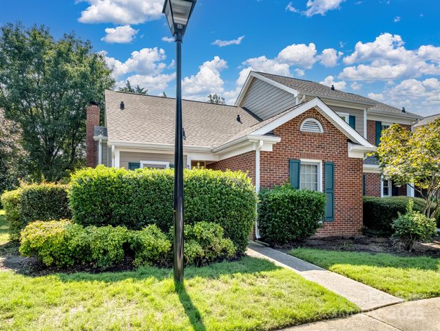 9435 Kings Falls Drive, Charlotte, NC 28210