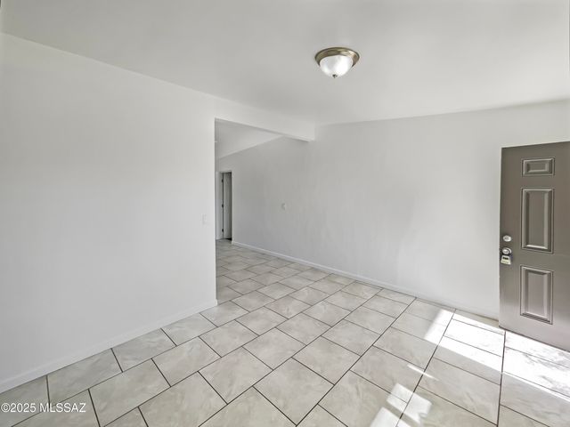 802 W Tipton Drive, Tucson, AZ 85705