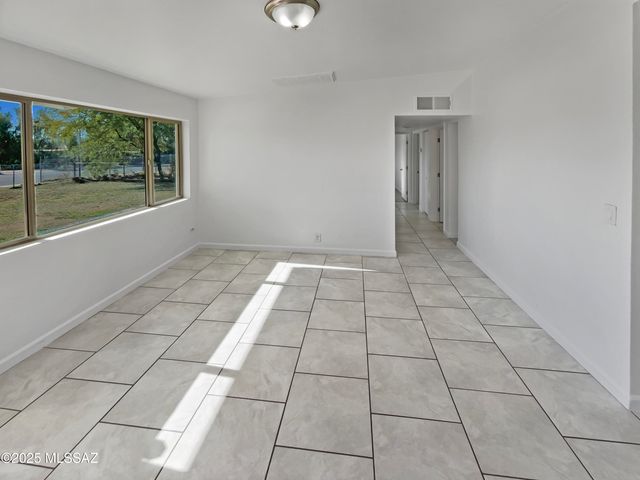 802 W Tipton Drive, Tucson, AZ 85705