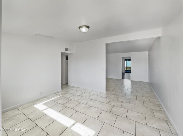 802 W Tipton Drive, Tucson, AZ 85705