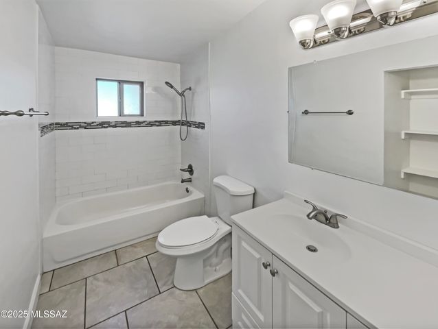 802 W Tipton Drive, Tucson, AZ 85705