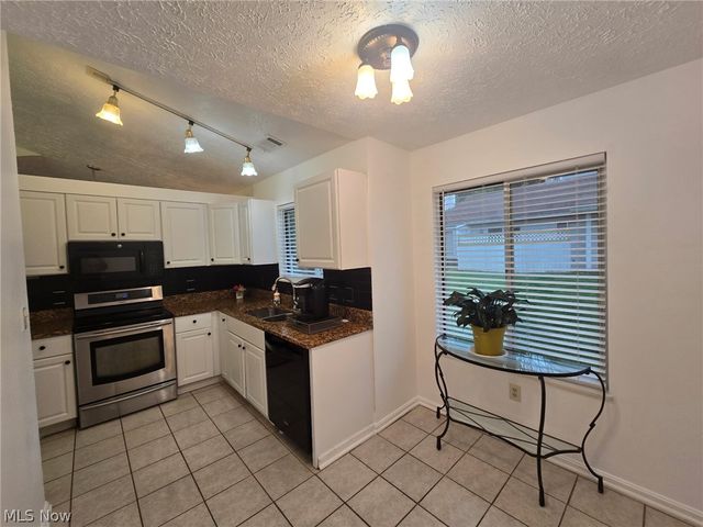 355 Village Pointe Drive F, Akron, OH 44313
